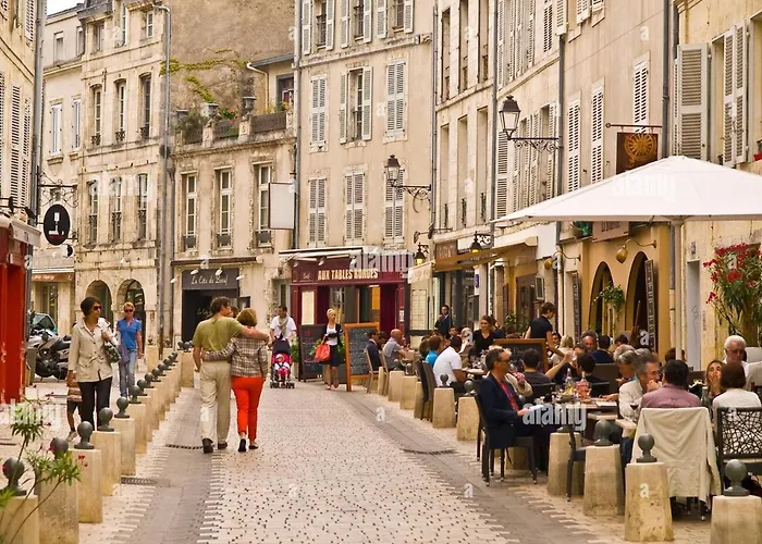 Charmant Cocon Iode Cosy Equipe, Baigne De Lumiere, Situe Au Coeur De La Rochelle A 1Min A Pied Du Marche Central Avec Tv Et Wifi
