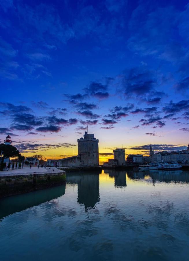 Appartamento Cocon Iode Cosy Equipe, Baigne De Lumiere, Situe Au Coeur De La Rochelle A 1min A Pied Du Marche Avec Tv Et Wifi *